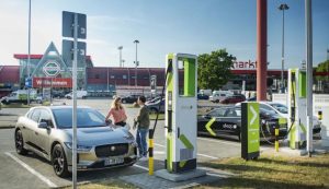 欧美充电基础设施再发力，全球新能源汽车产业共振发展